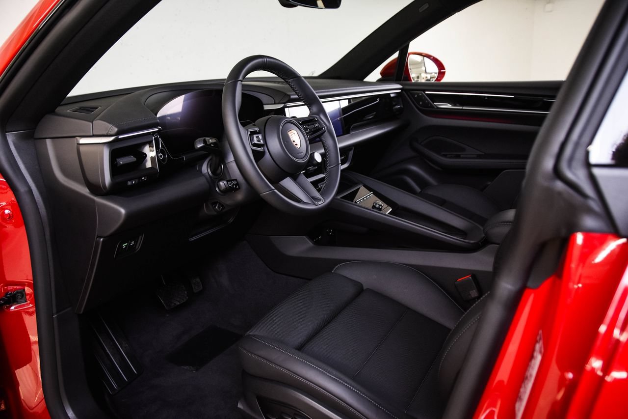New 2026 Porsche Macan Electric RWD image 4