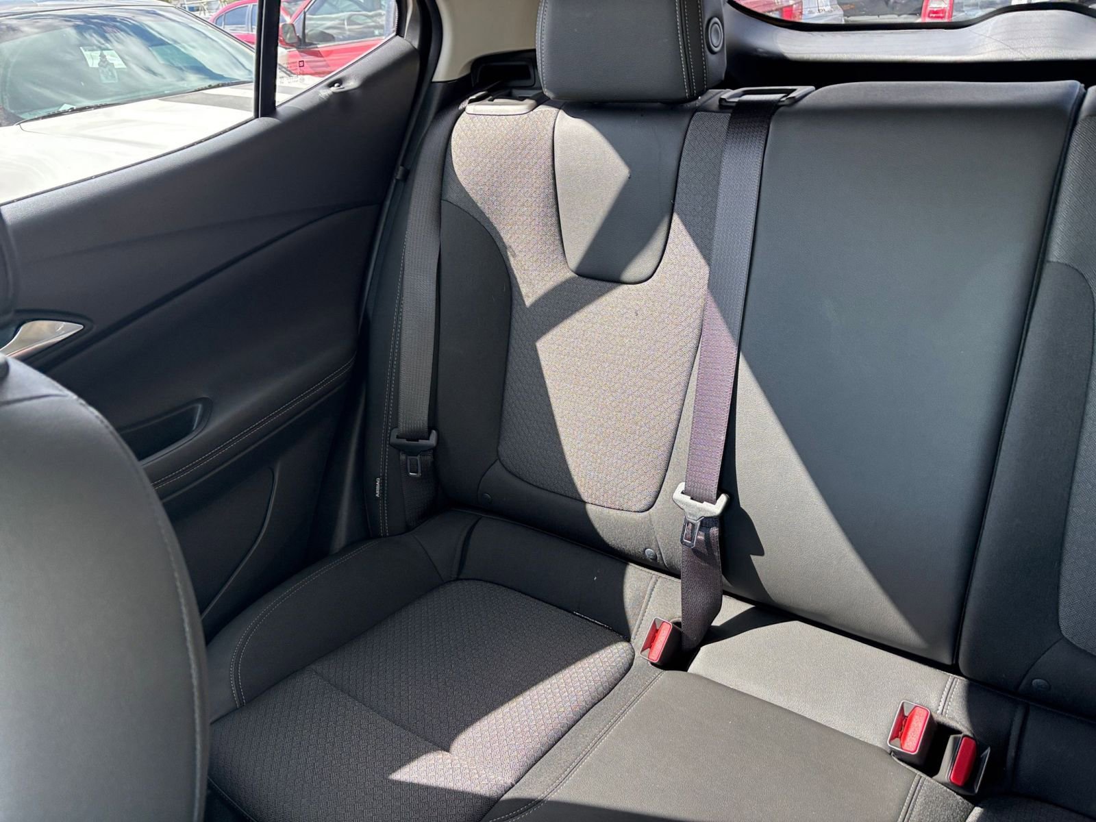 Used 2025 Buick Encore GX Preferred image 38