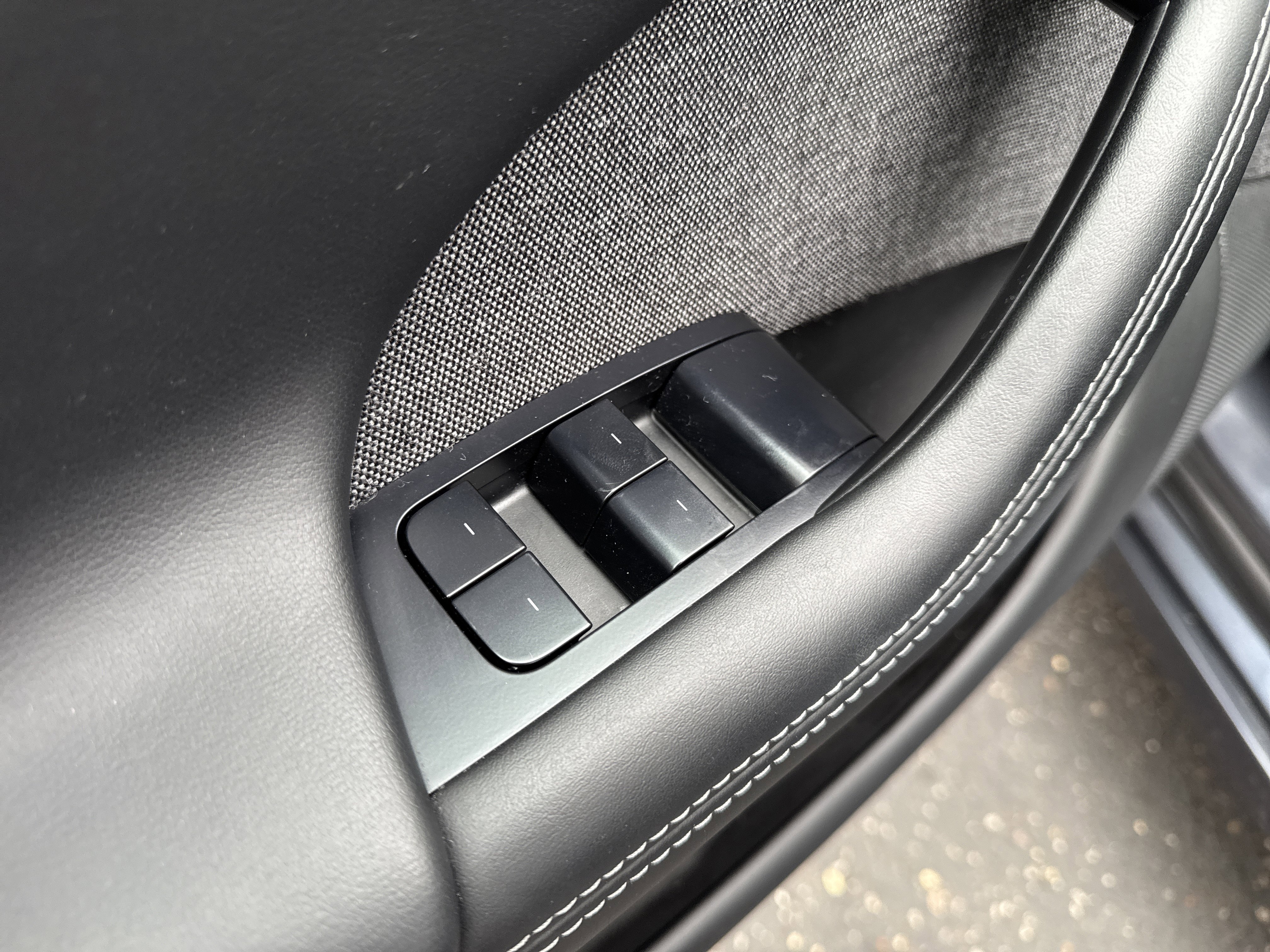 Used 2022 Tesla Model S image 13