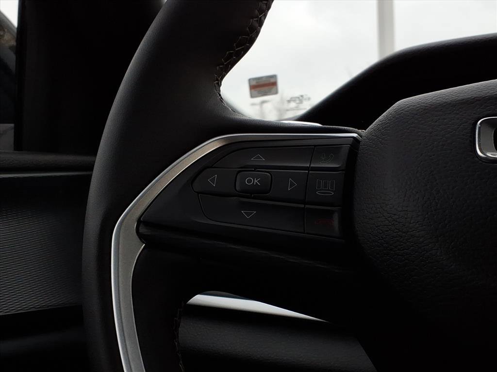 Used 2024 Jeep Grand Cherokee L Laredo image 27