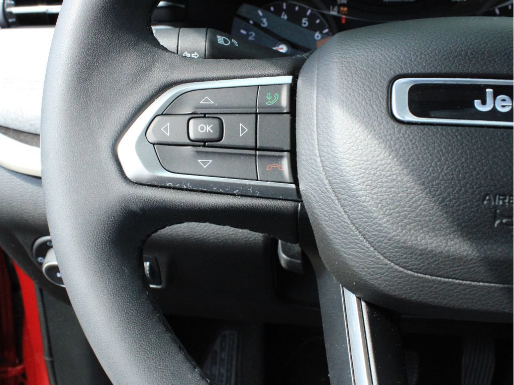 Certified 2023 Jeep Compass Latitude w/ Sun and Sound Group AWD/4WD image 16