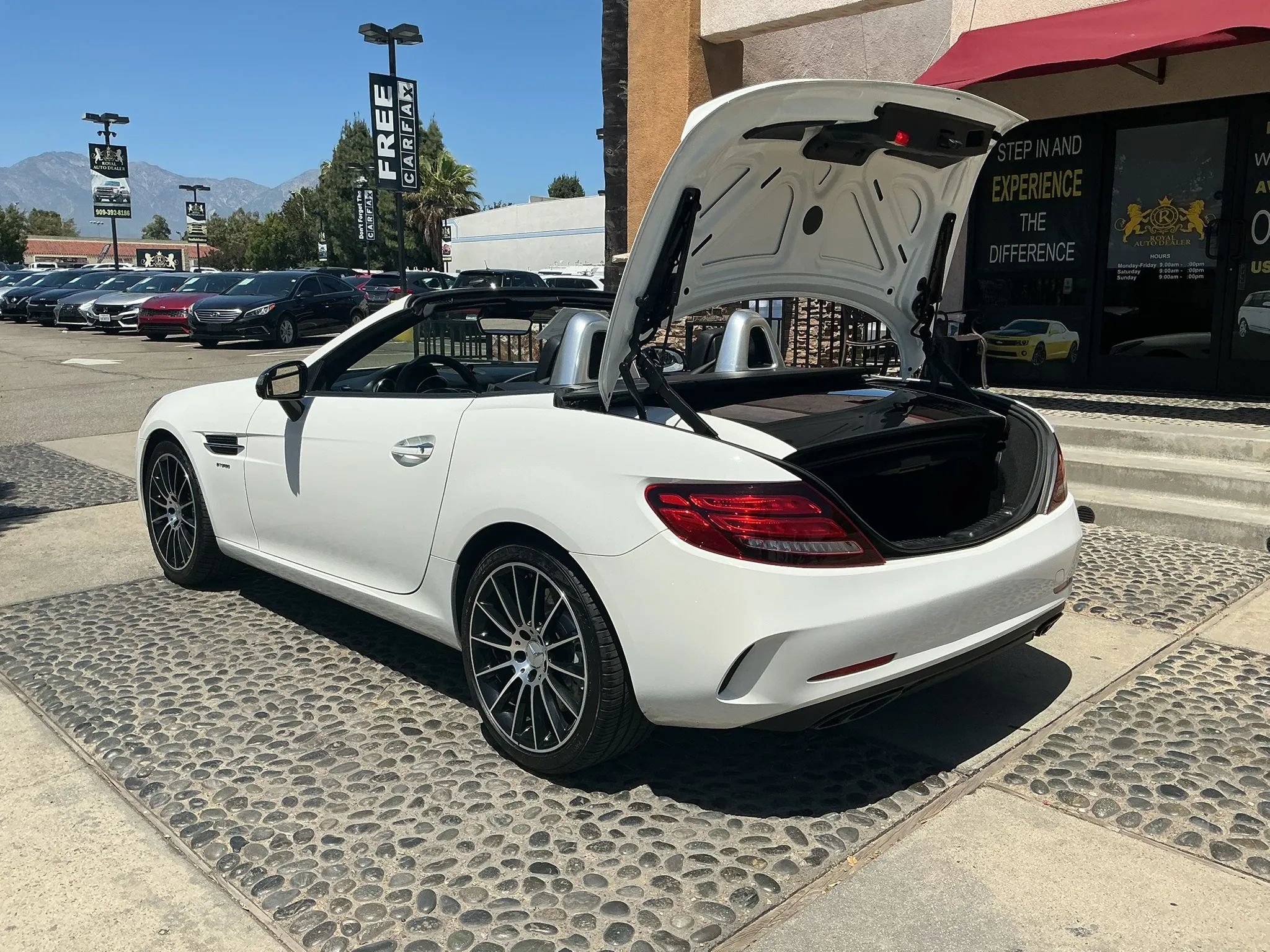 Used 2017 Mercedes-Benz SLC 43 AMG image 18