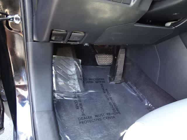 Used 2019 Toyota RAV4 Limited w/ Carpet Mat Package FWD image 16