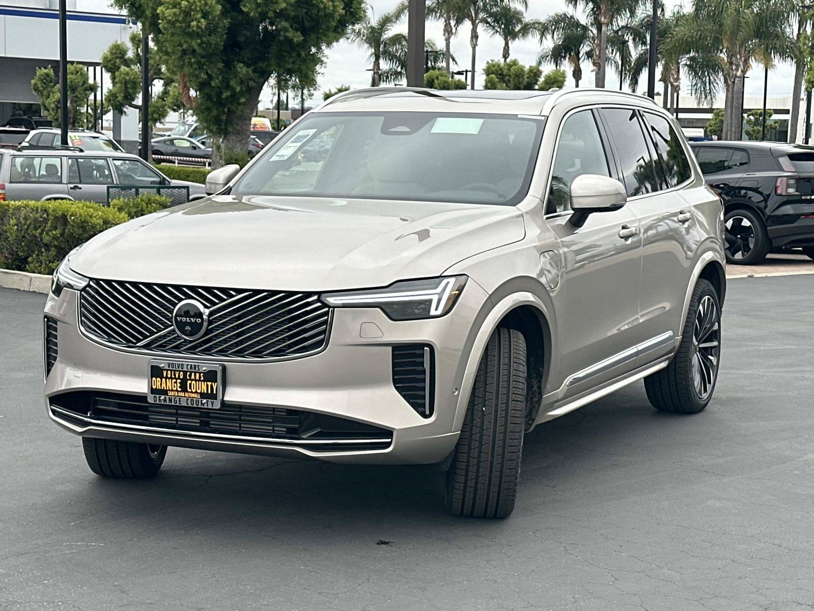 New 2026 Volvo XC90 T8 Plus w/ Protection Package Premier AWD/4WD image 3