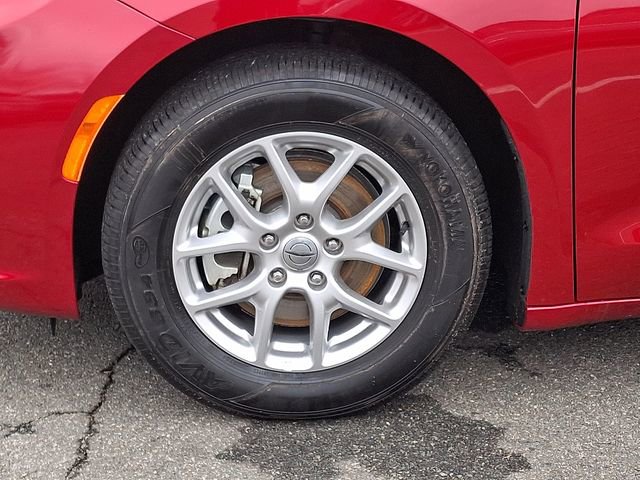 Used 2025 Chrysler Pacifica Select image 8