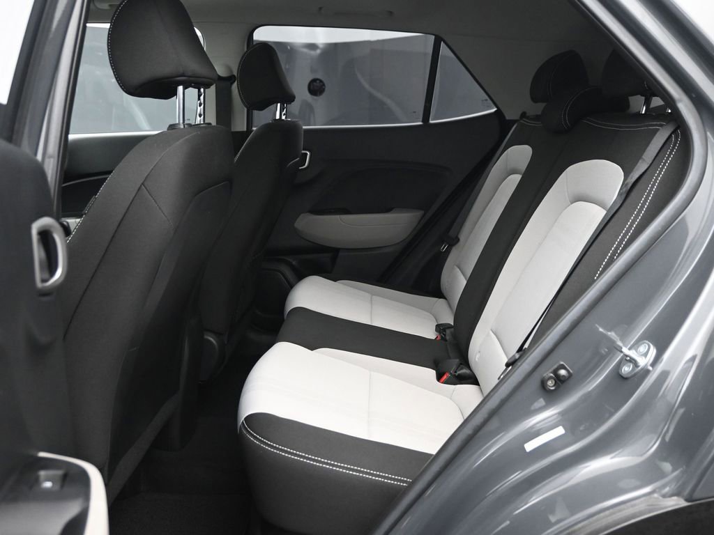 Certified 2023 Hyundai Venue SEL FWD image 10