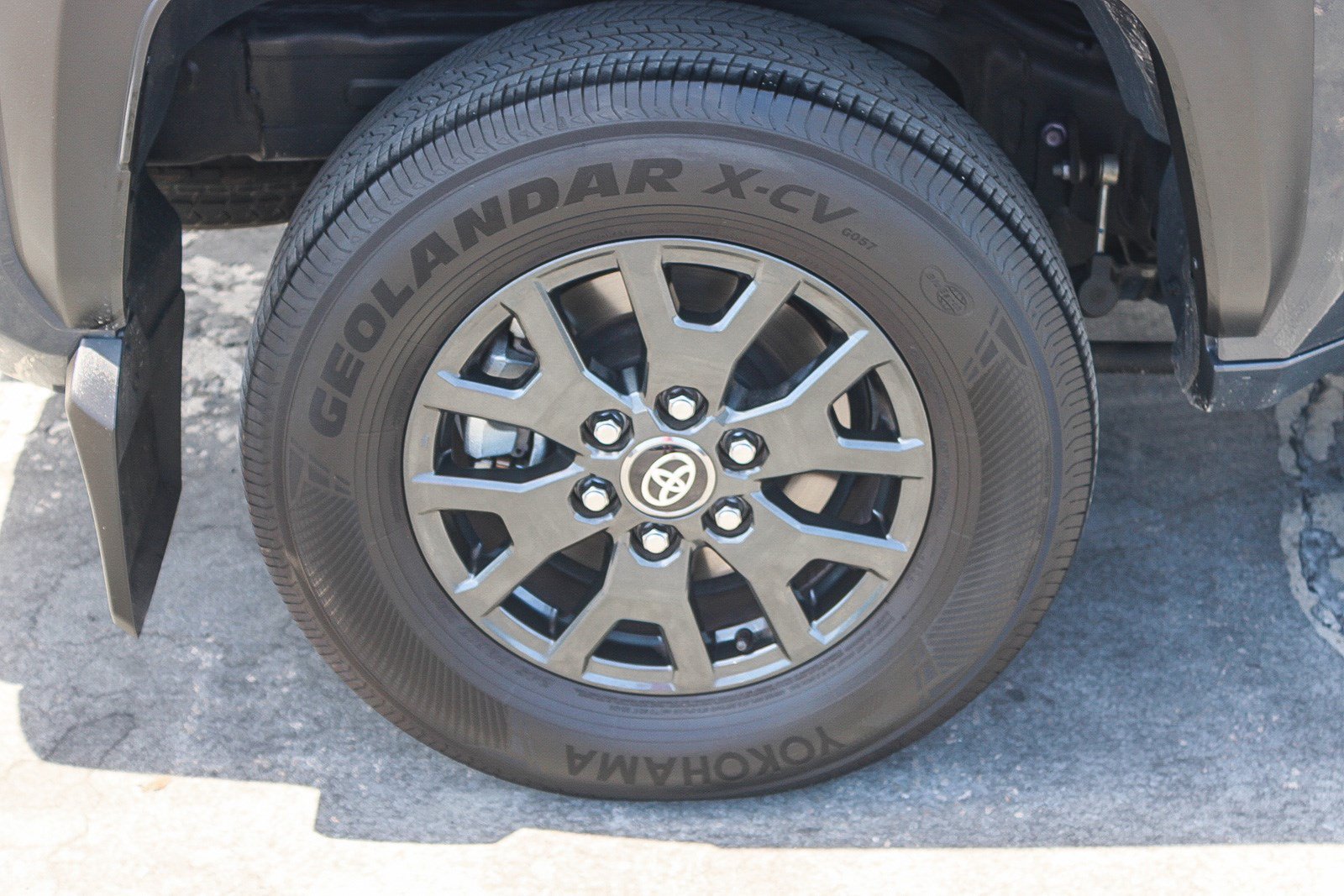 Used 2025 Toyota 4Runner SR5 AWD/4WD image 12