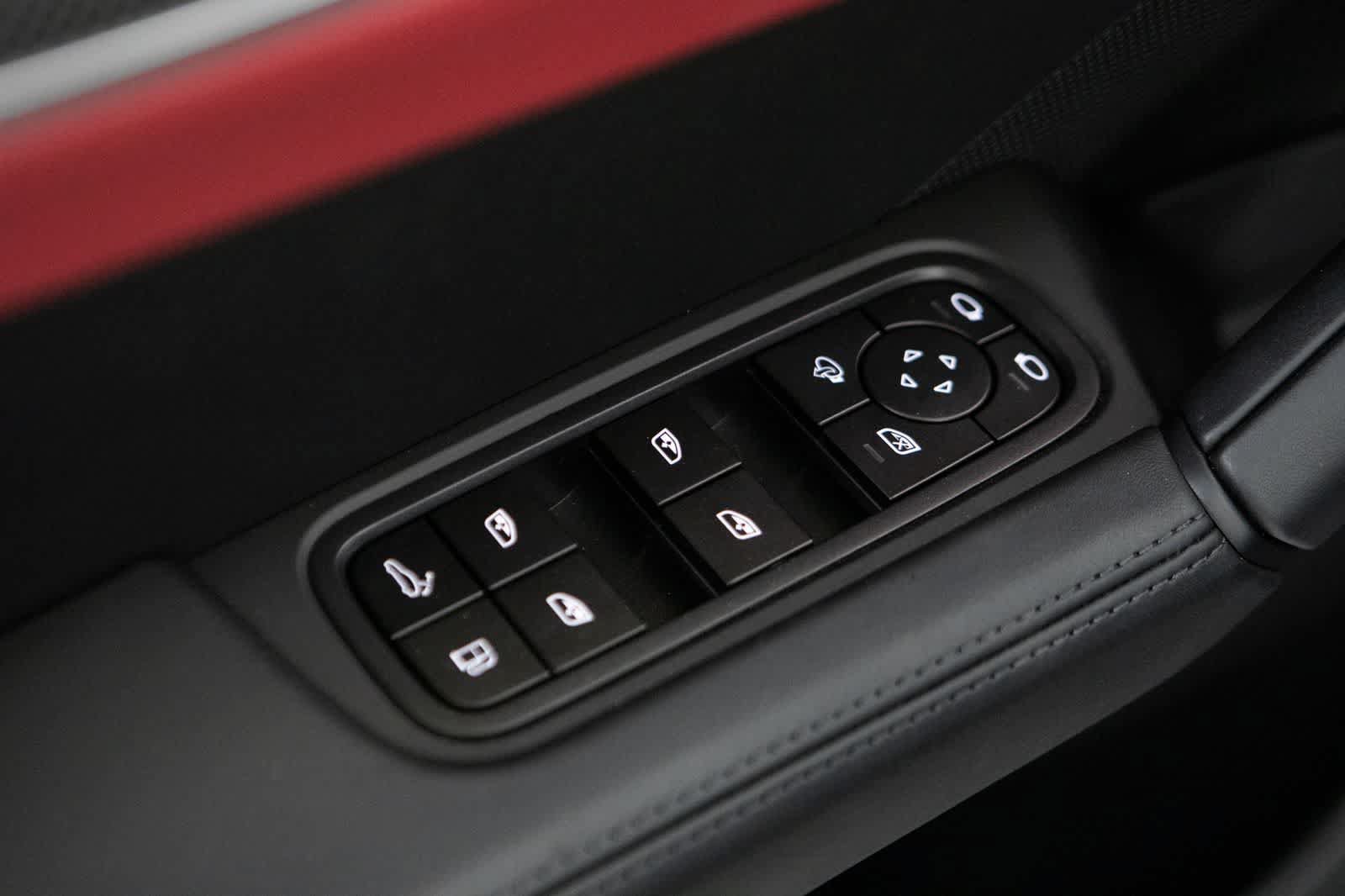 New 2026 Porsche Cayenne Turbo AWD/4WD image 24
