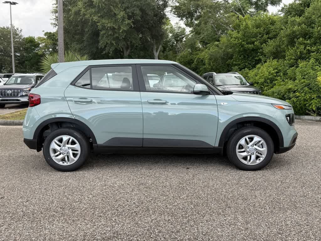New 2026 Hyundai Venue SE FWD image 4