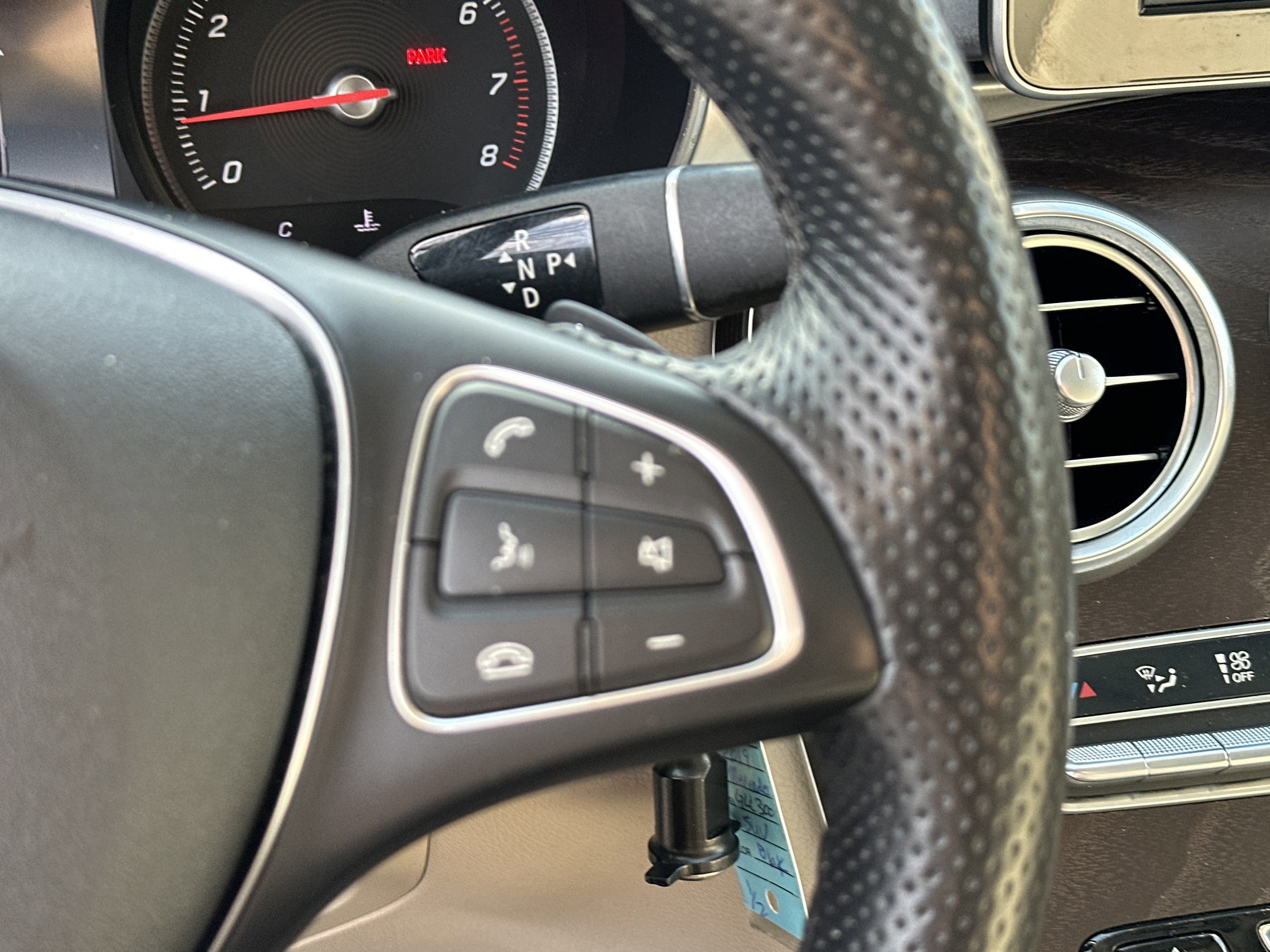 Used 2019 Mercedes-Benz GLC 300 4MATIC image 22