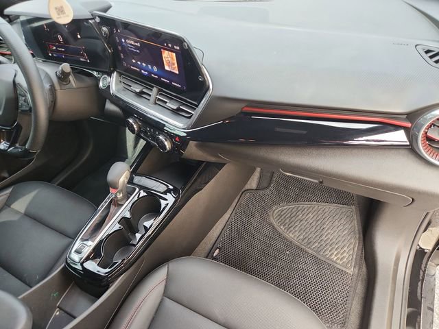 Used 2025 Chevrolet Trax RS w/ Driver Confidence Package FWD image 26