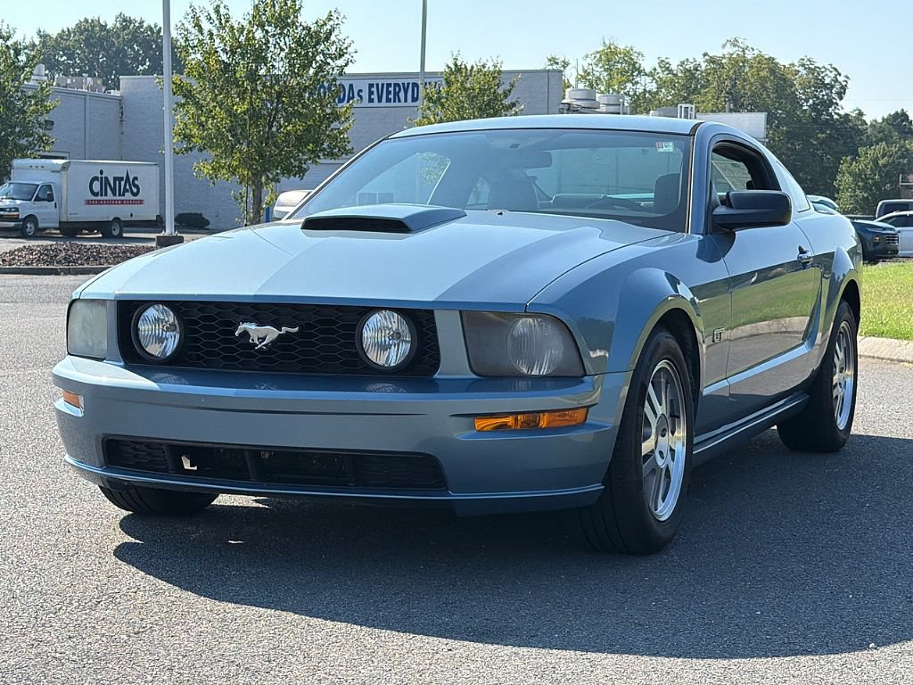 Used 2005 Ford Mustang GT RWD image 8