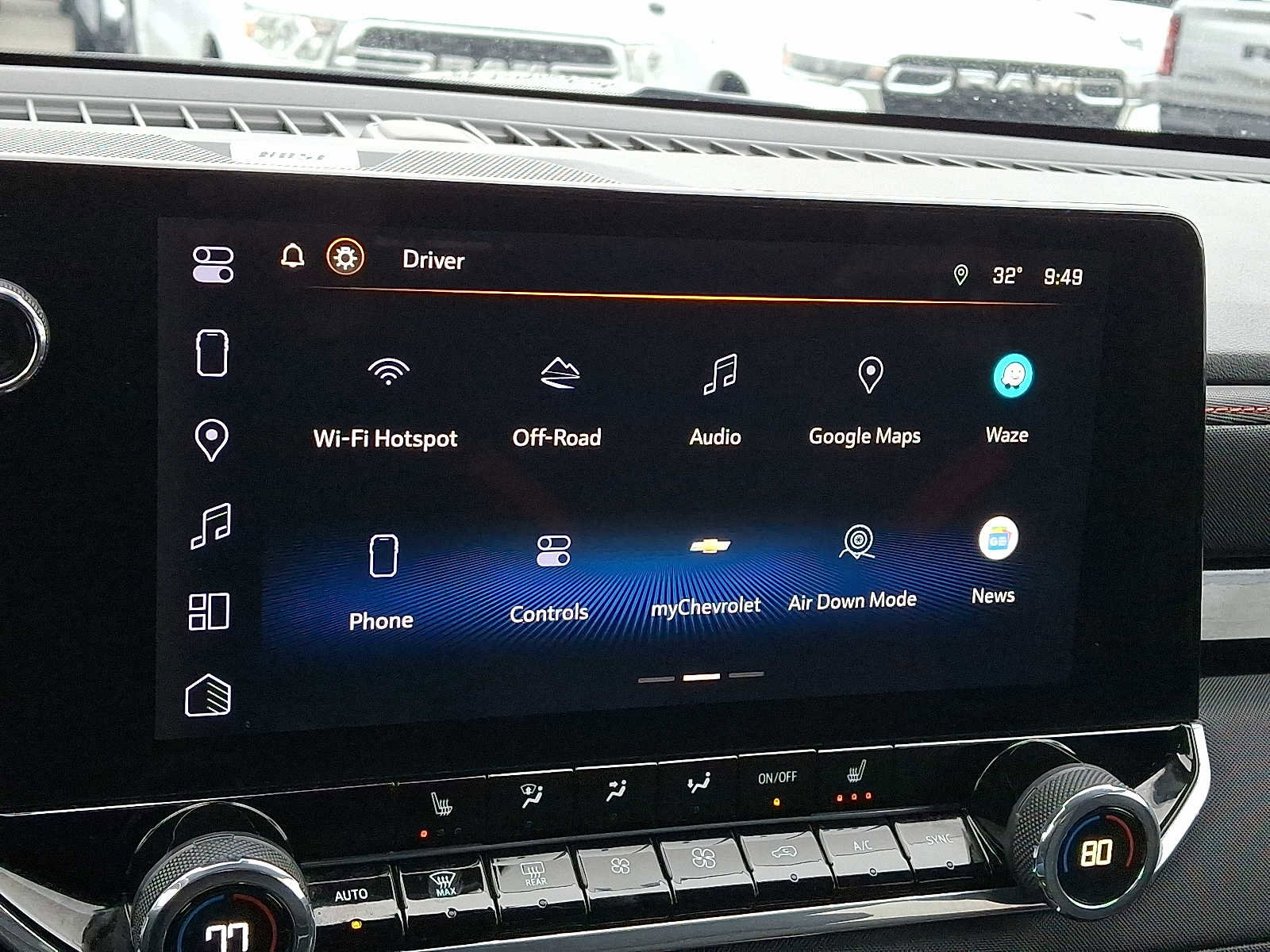 Used 2024 Chevrolet Colorado Z71 w/ Z71 Convenience Package 2 image 27