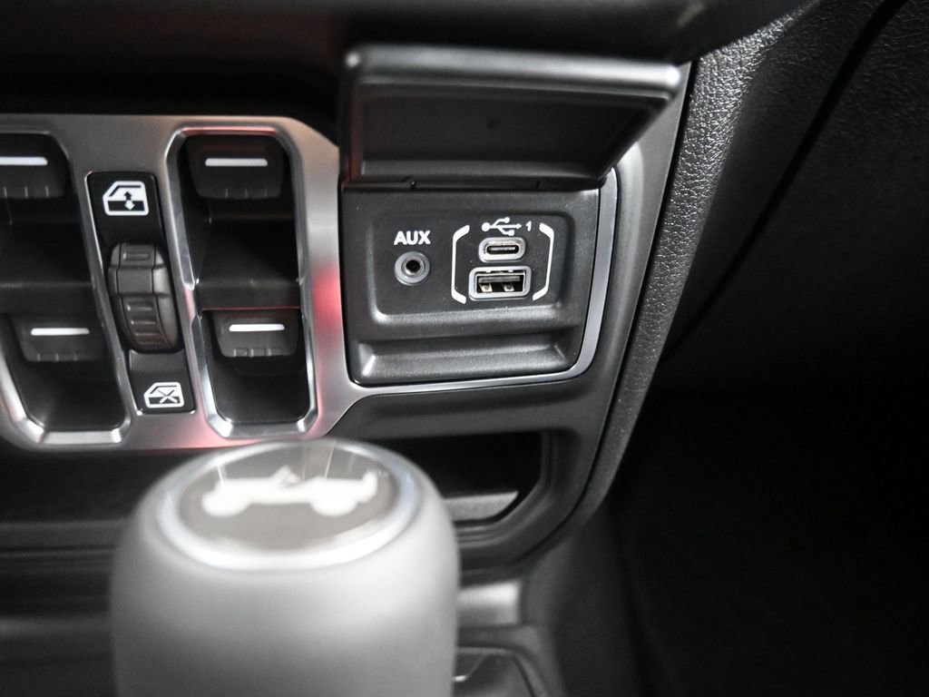 New 2025 Jeep Wrangler Sahara w/ Safety Group image 22