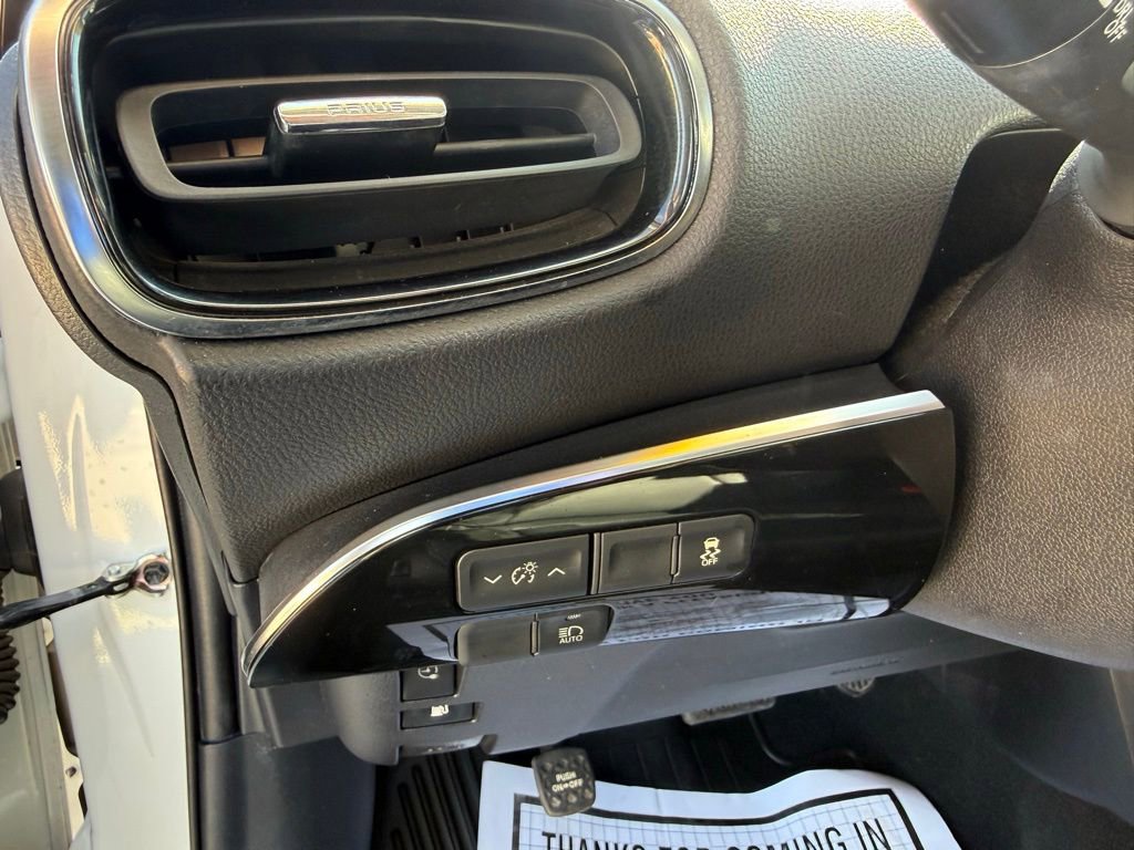 Used 2018 Toyota Prius Prime Premium image 11