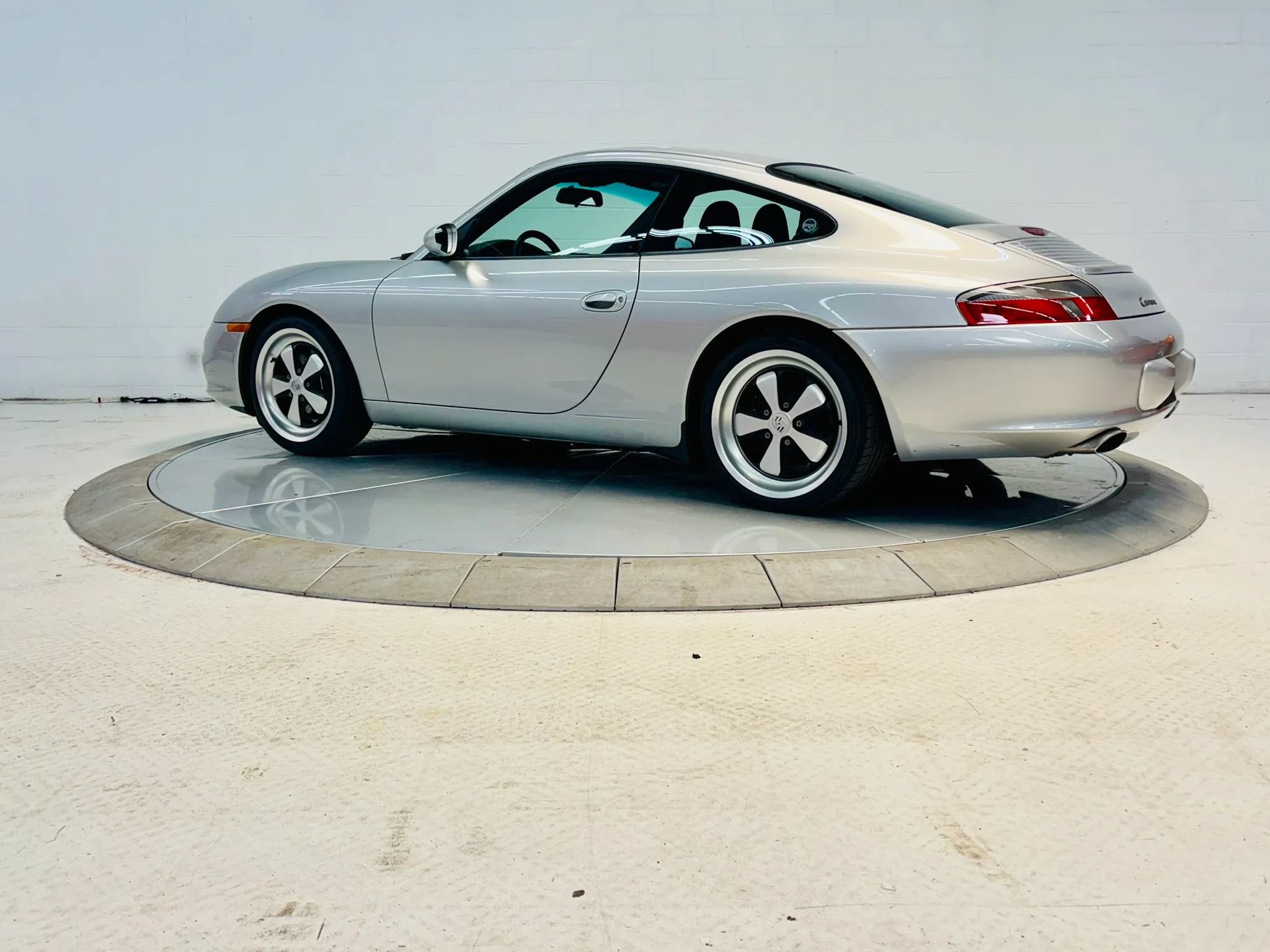 Used 2002 Porsche 911 GT3 RS image 31