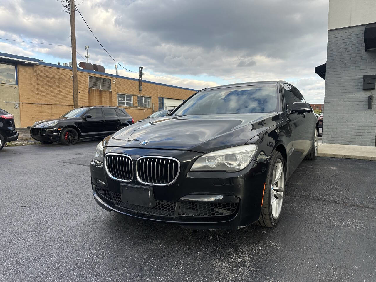 Used 2014 BMW 740Li image 3