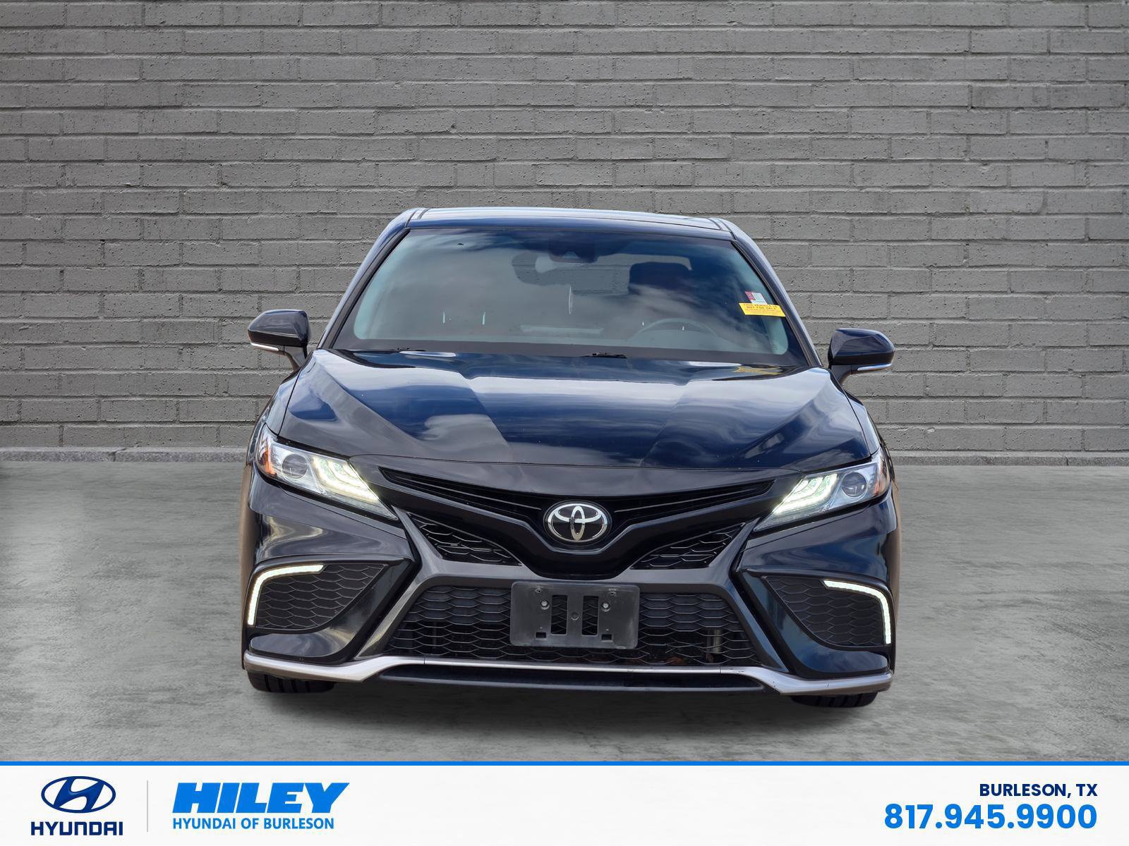 Used 2022 Toyota Camry XSE FWD image 7