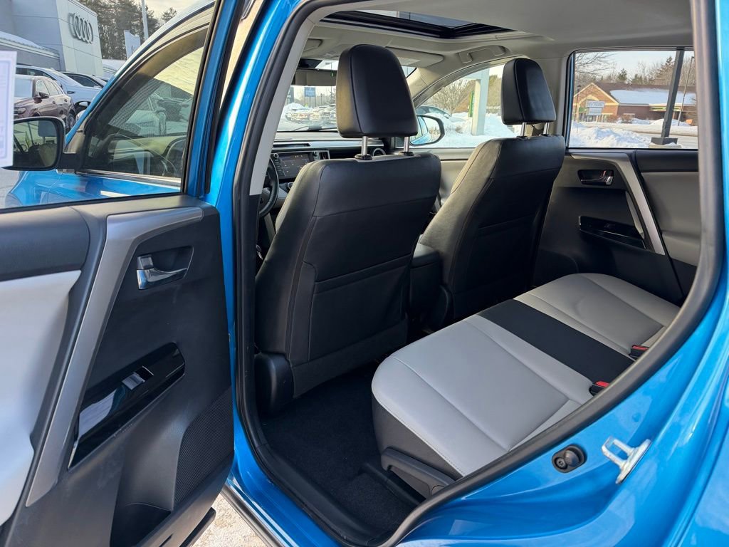 Used 2016 Toyota RAV4 Limited image 25