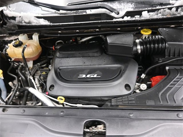 Used 2018 Chrysler Pacifica Touring-L Plus w/ Tire & Wheel Group image 32