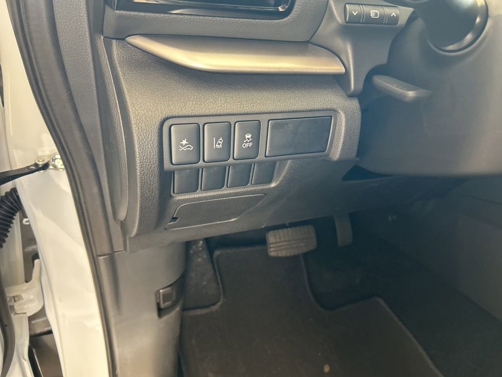 New 2026 Mitsubishi Eclipse Cross LE image 35