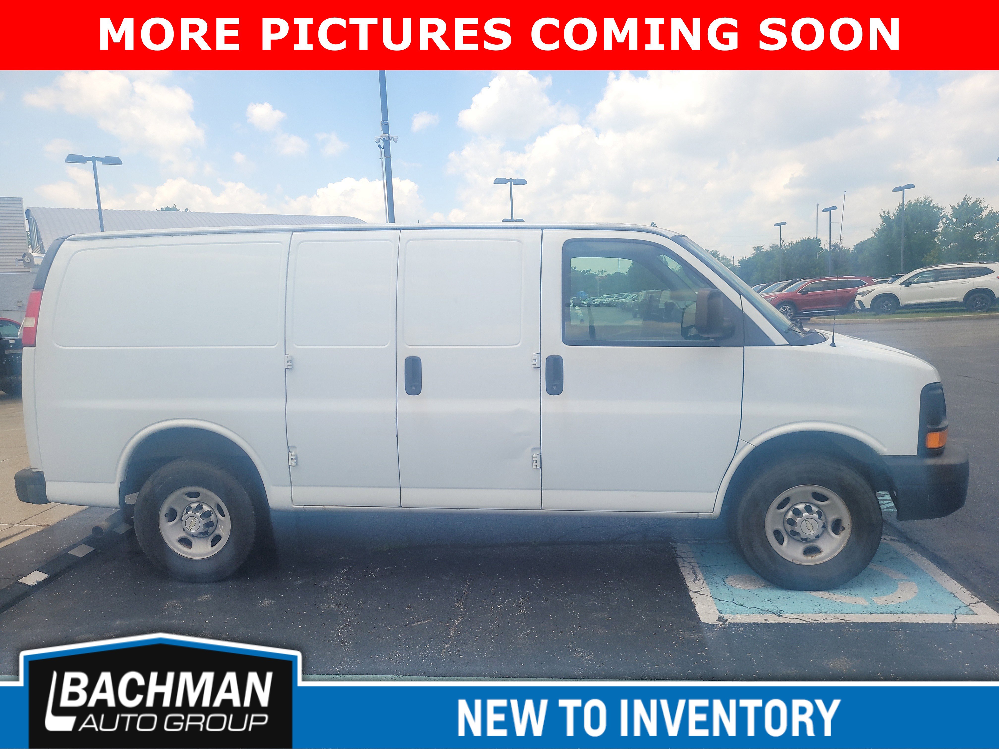 Used 2013 Chevrolet Express 2500 RWD image 2