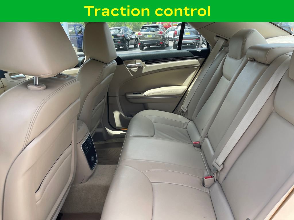 Used 2014 Chrysler 300 w/ Driver Convenience Group RWD image 9