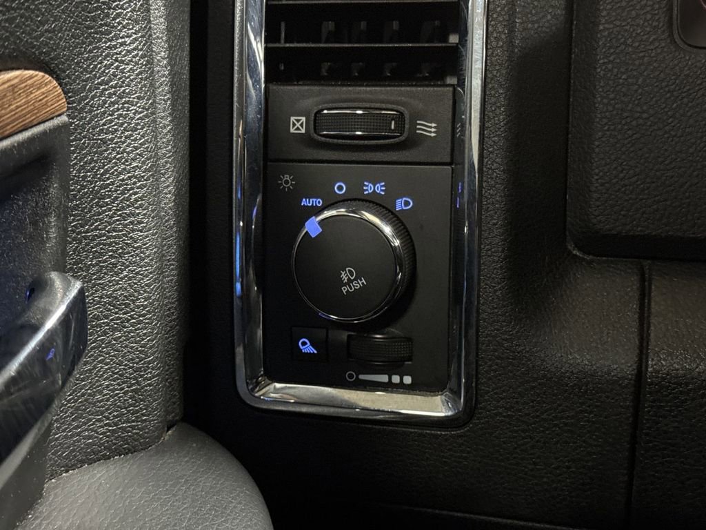 Used 2014 RAM 3500 Laramie image 19