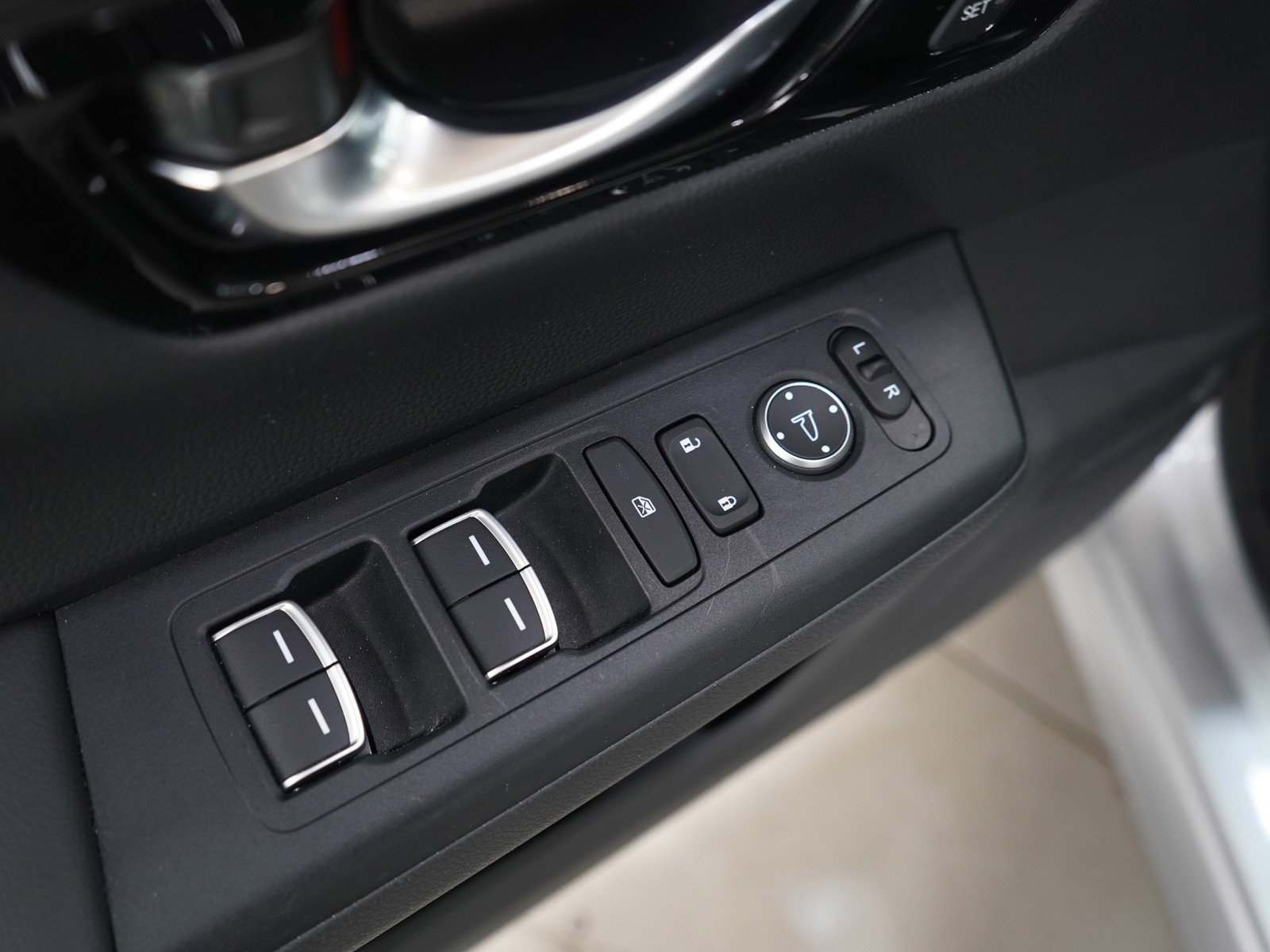 Used 2024 Honda CR-V EX-L image 23