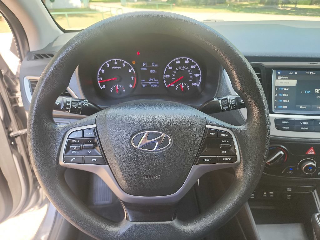 Used 2021 Hyundai Accent SEL FWD image 11