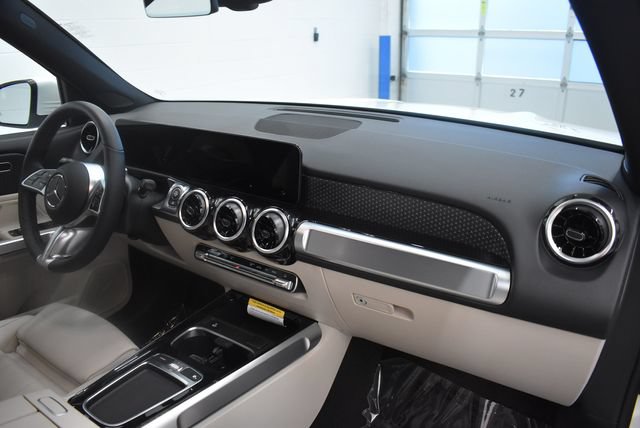 New 2026 Mercedes-Benz GLB 250 4MATIC image 18