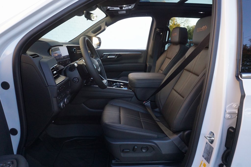 New 2026 Chevrolet Suburban High Country w/ Sun And Tow Package image 10