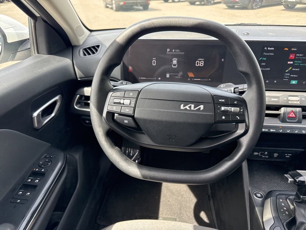 Used 2025 Kia K4 FWD image 12
