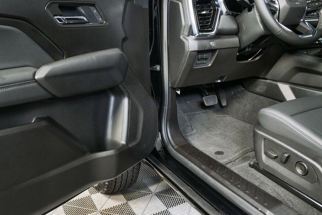 New 2026 GMC Canyon Elevation w/ Convenience Package RWD image 14