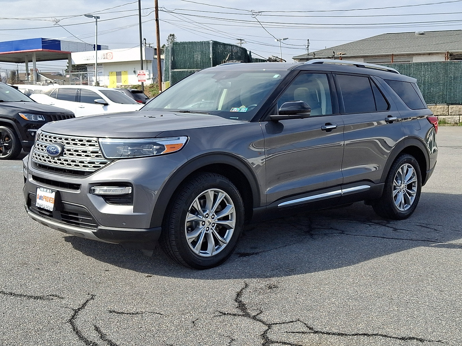 Used 2021 Ford Explorer Limited w/ Equipment Group 301A AWD/4WD image 3
