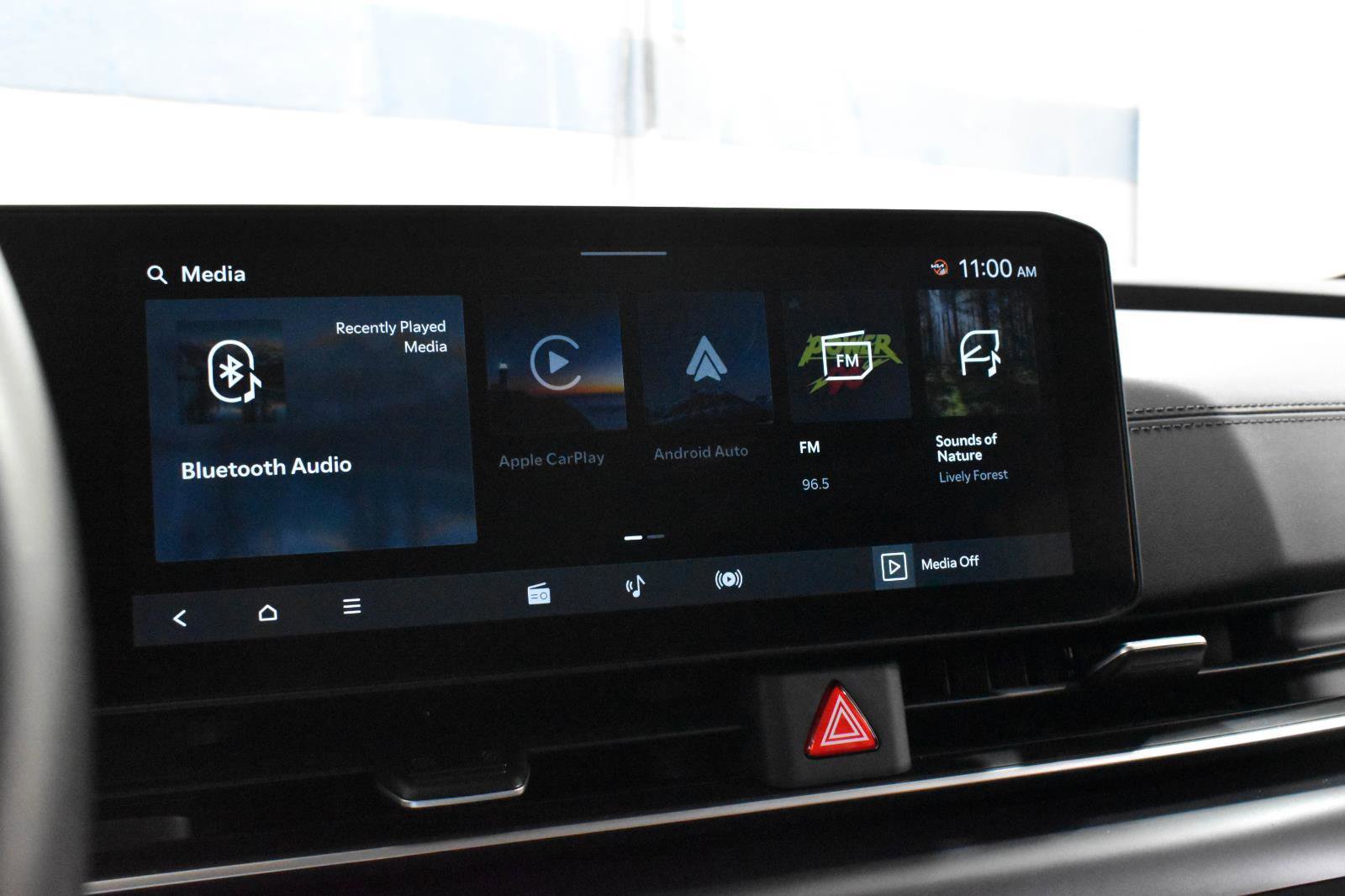Used 2025 Kia Carnival FWD image 20