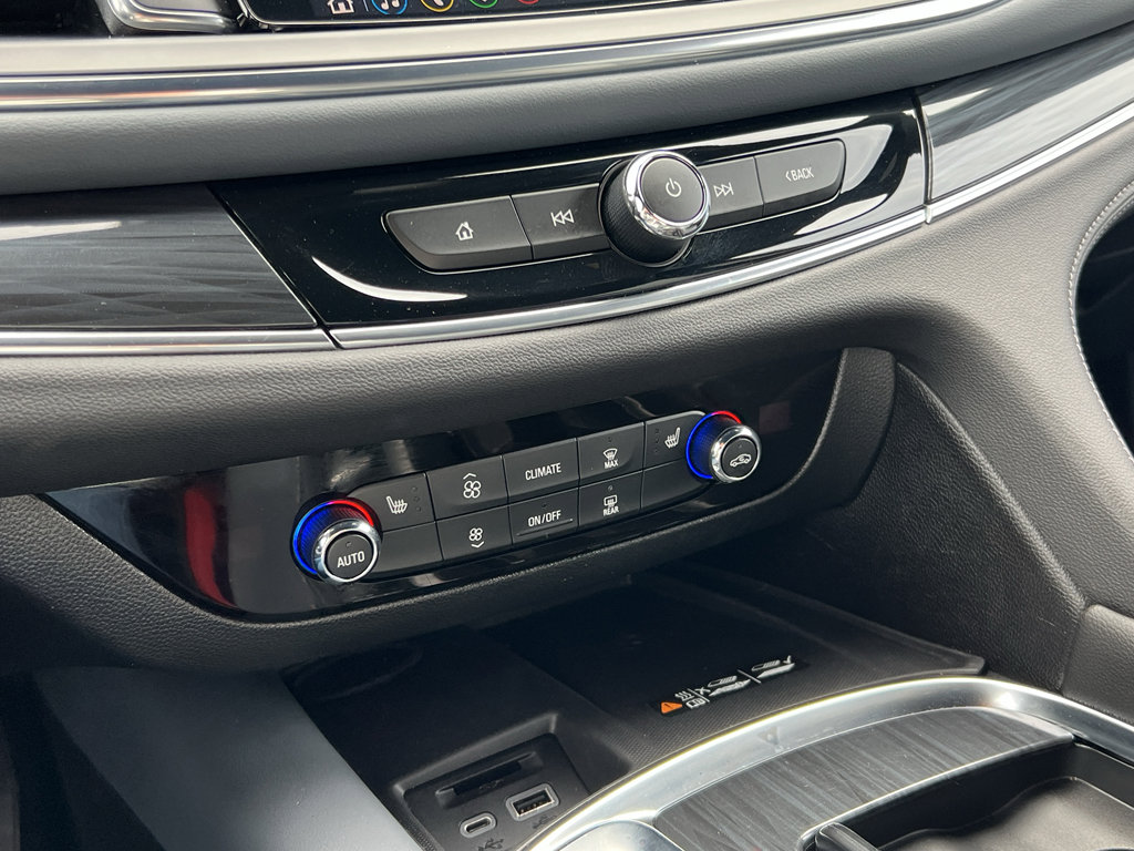 Used 2024 Buick Enclave Essence AWD/4WD image 30