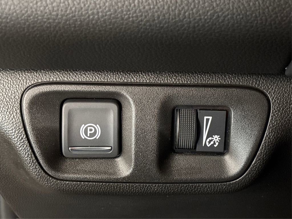 Used 2023 GMC Acadia AT4 image 39