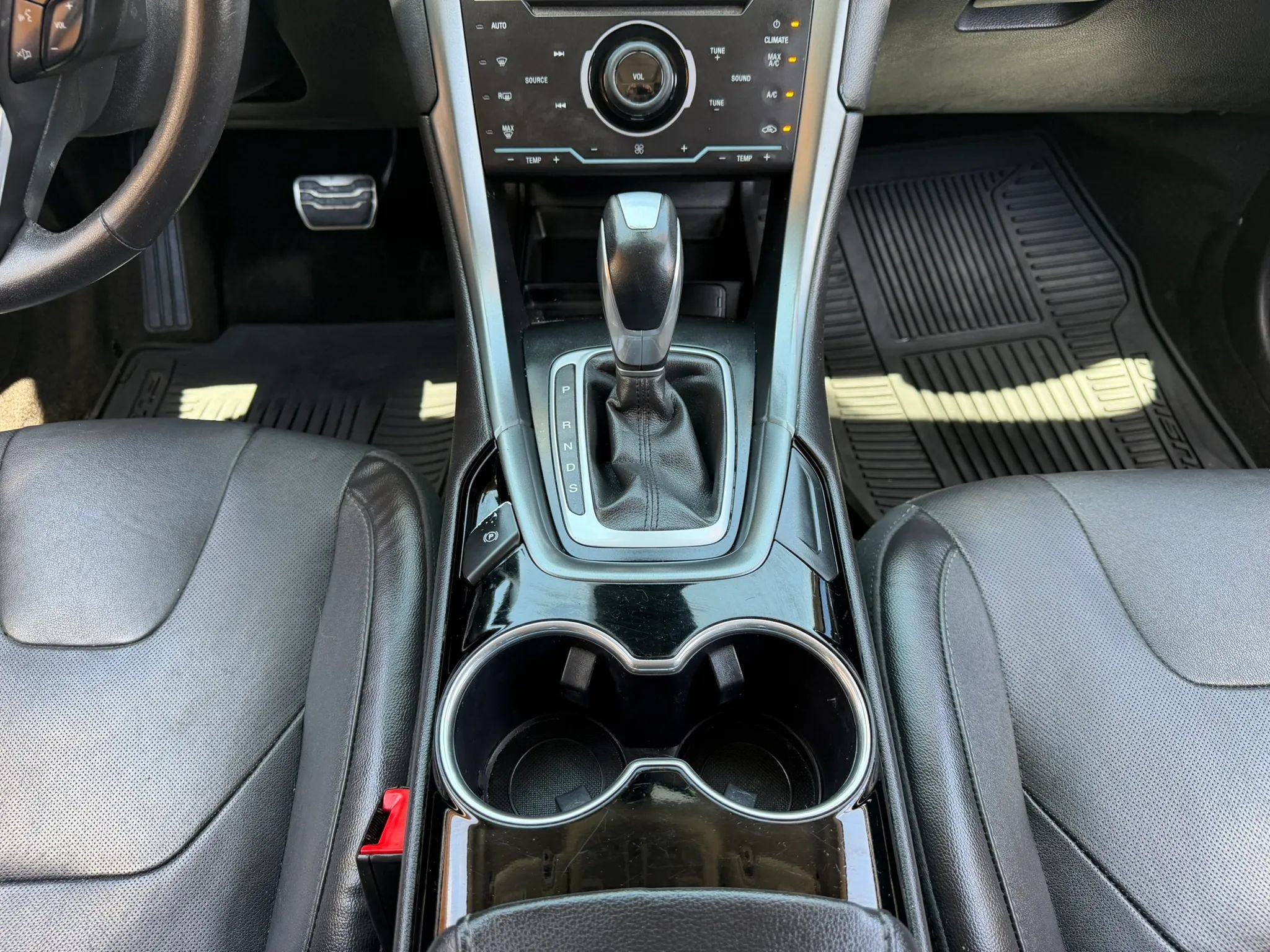 Used 2015 Ford Fusion Titanium FWD image 14