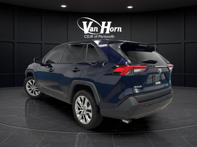 Used 2021 Toyota RAV4 XLE Premium AWD/4WD image 5
