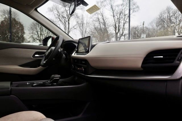 Used 2023 Nissan Rogue SL w/ SL Premium Package image 35