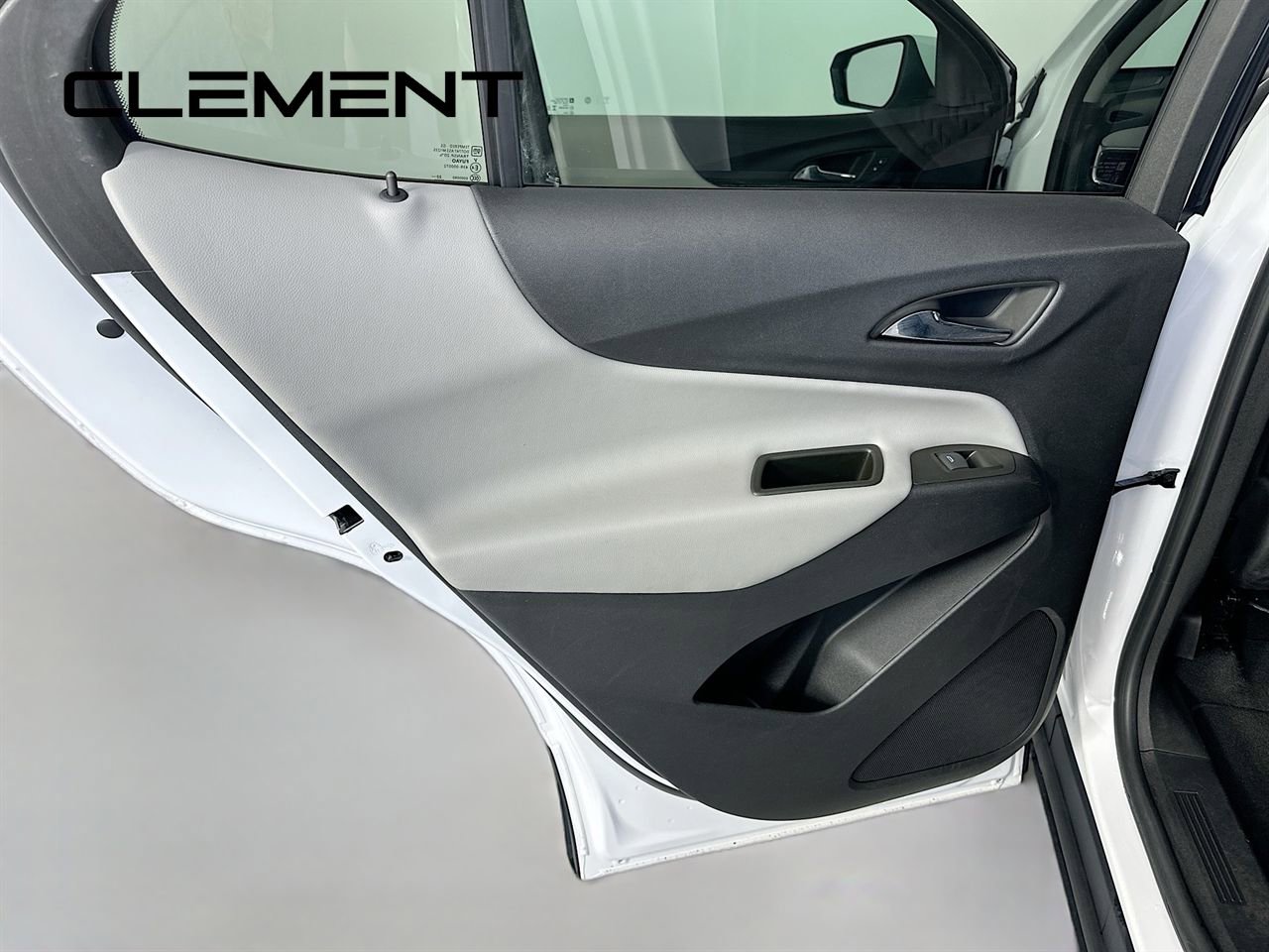 Used 2023 Chevrolet Equinox LT AWD/4WD image 29