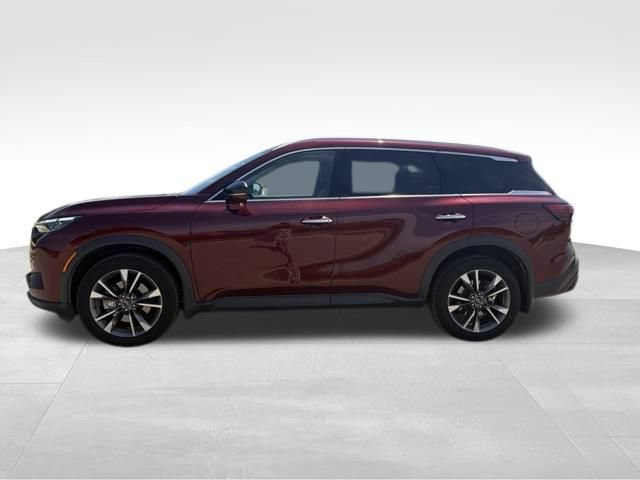 Used 2023 INFINITI QX60 Luxe w/ Cargo Package FWD image 7
