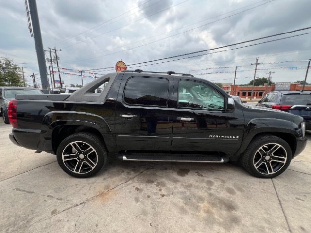Used 2008 Chevrolet Avalanche LT w/ LT Preferred Equipment Group RWD image 4