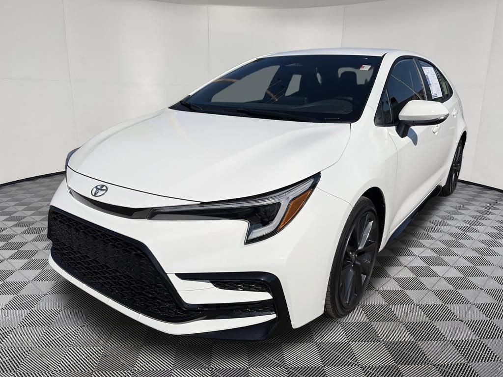 Used 2026 Toyota Corolla SE FWD image 3