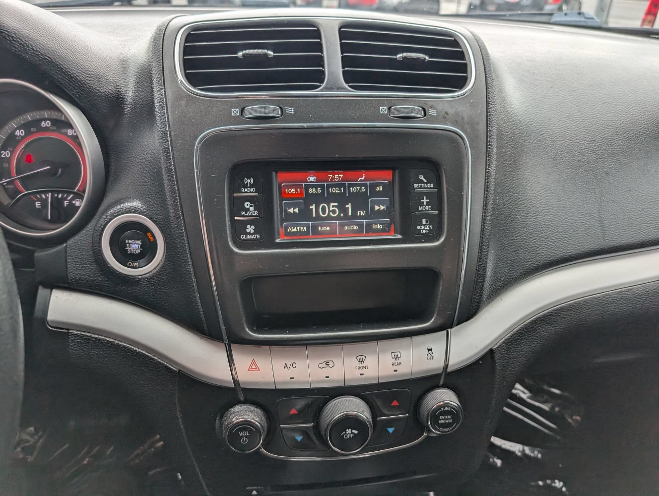 Used 2018 Dodge Journey SE FWD image 23
