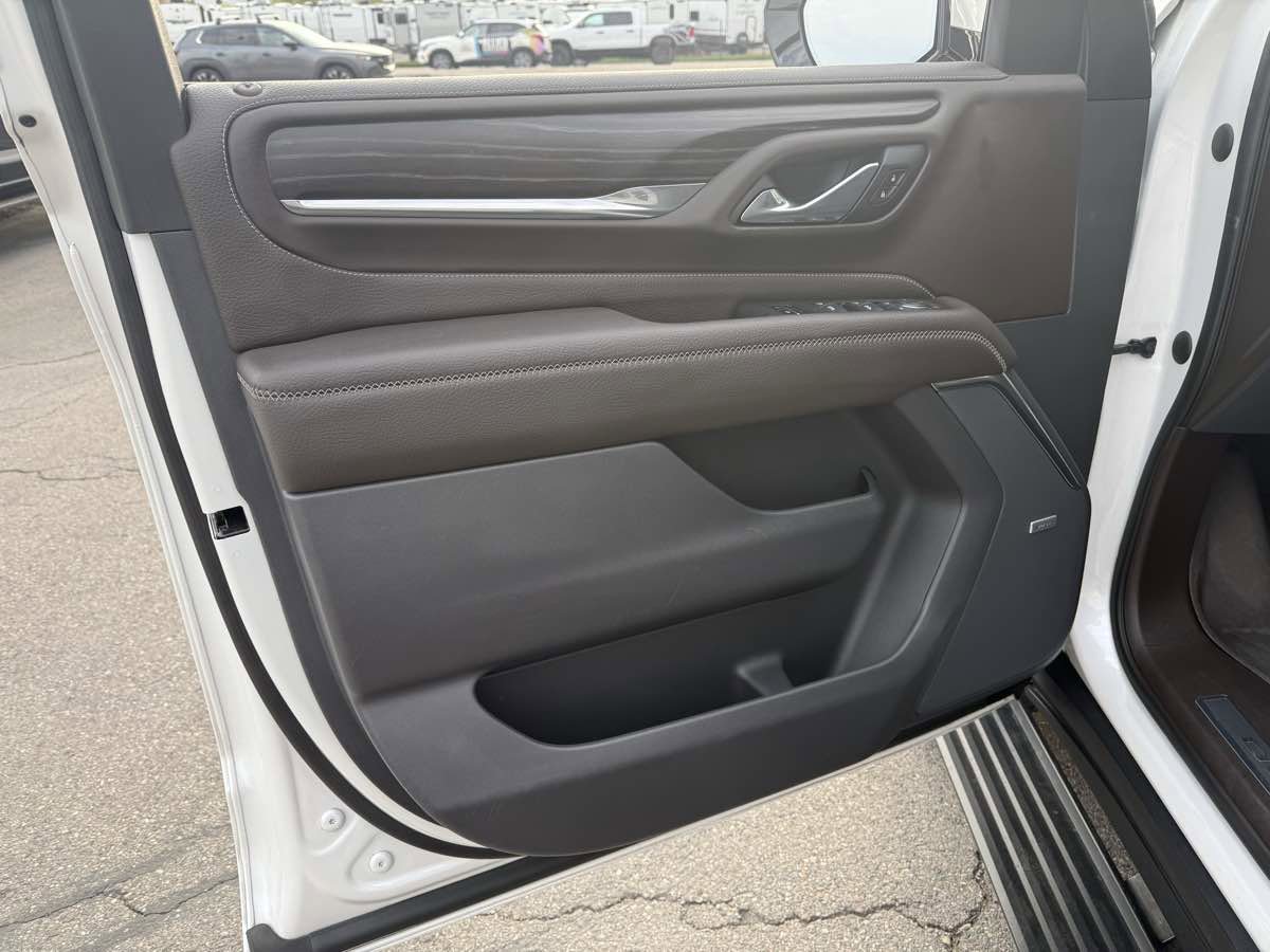 Used 2021 GMC Yukon Denali w/ Denali Ultimate Package image 11