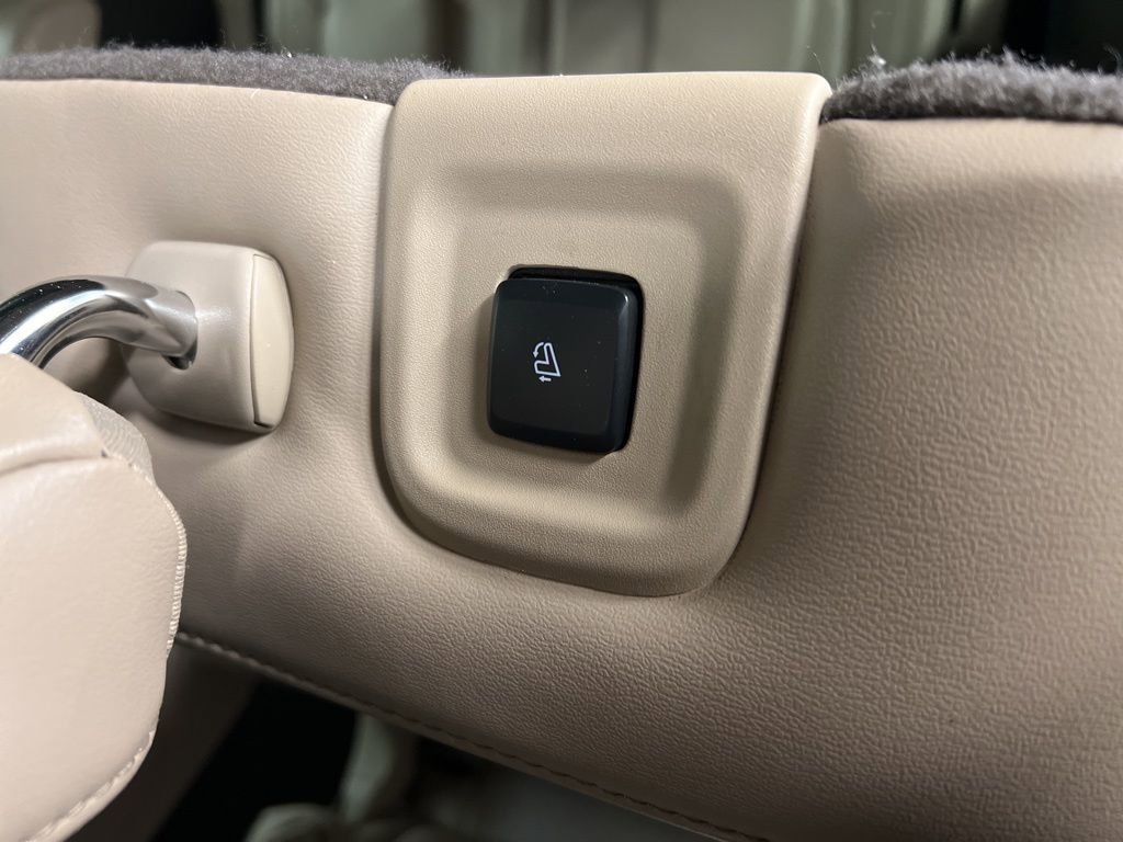 Used 2022 Lincoln Aviator Reserve w/ Equipment Group 201A image 33