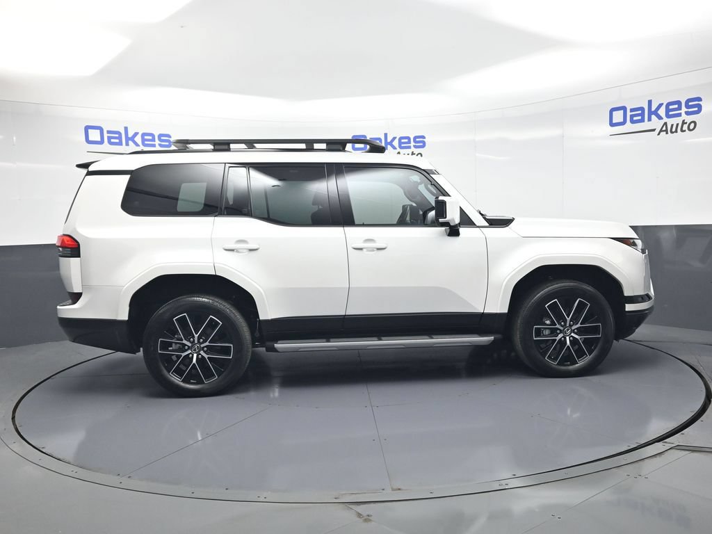 Used 2024 Lexus GX 550 w/ Accessory Package (31) AWD/4WD image 9
