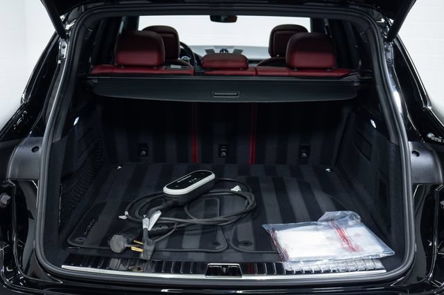 Used 2023 Porsche Cayenne Platinum Edition AWD/4WD image 9